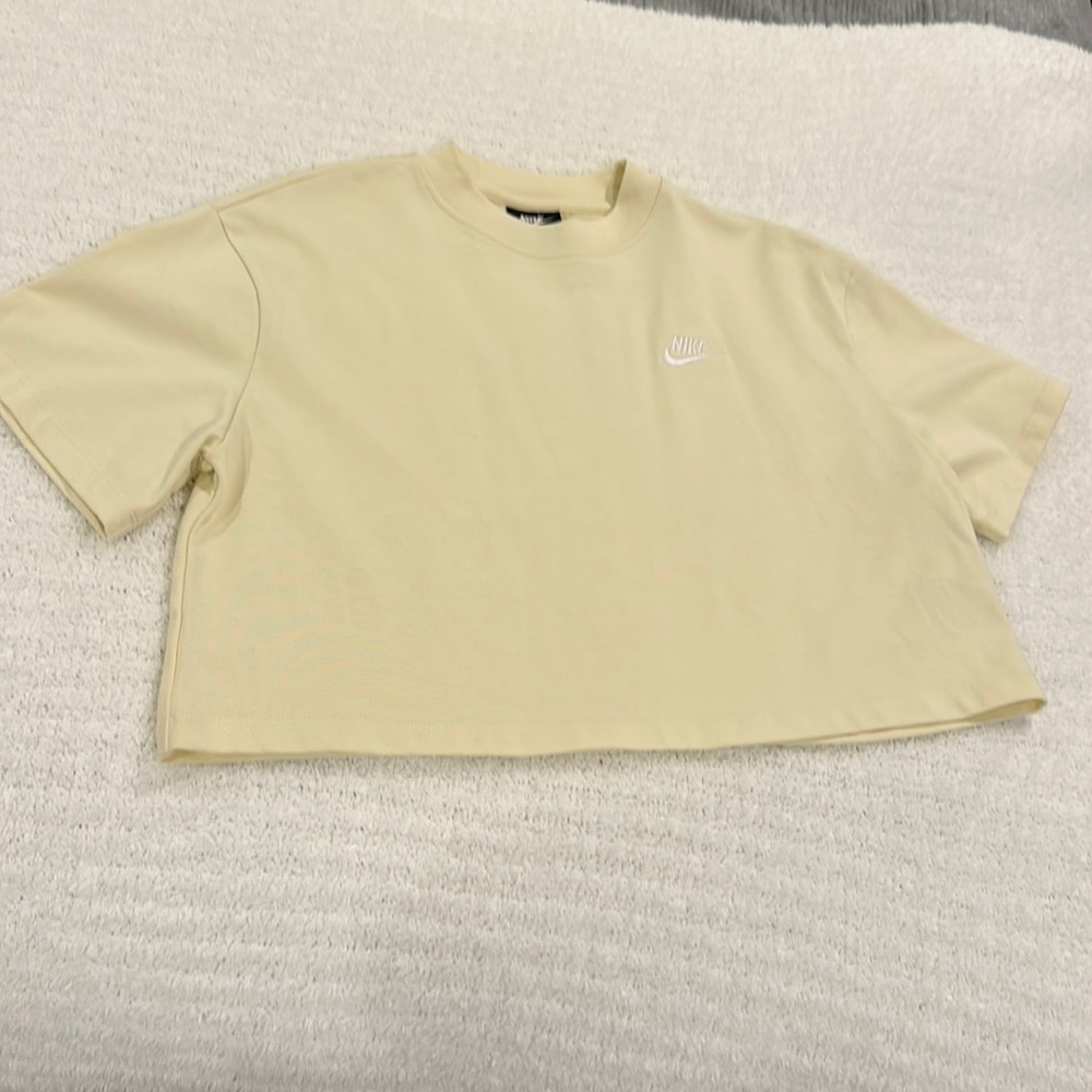 Nike crop tee shirt